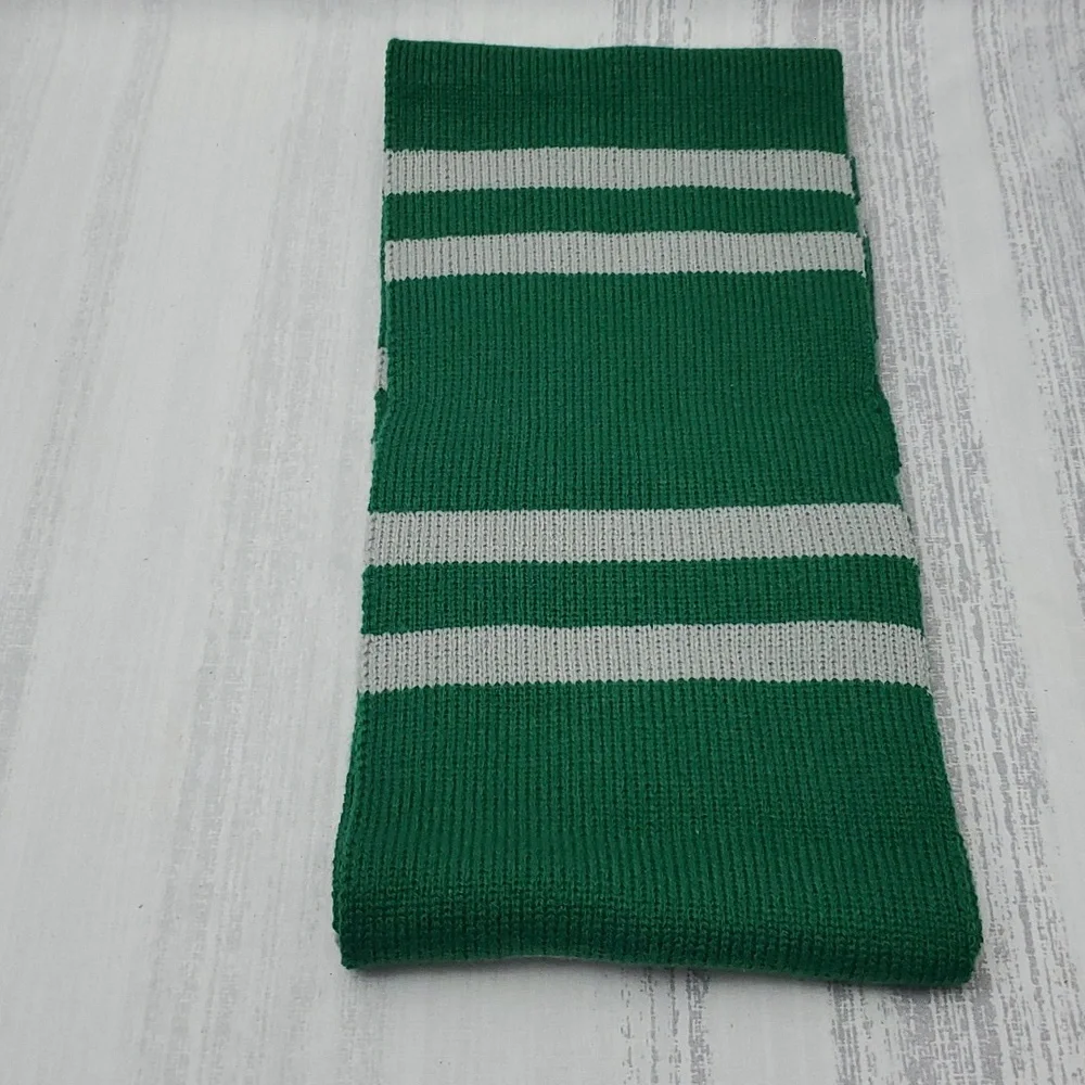 NWOT Slytherin Harry Potter Knitted Crest Scarf Green abd Gray with Crest